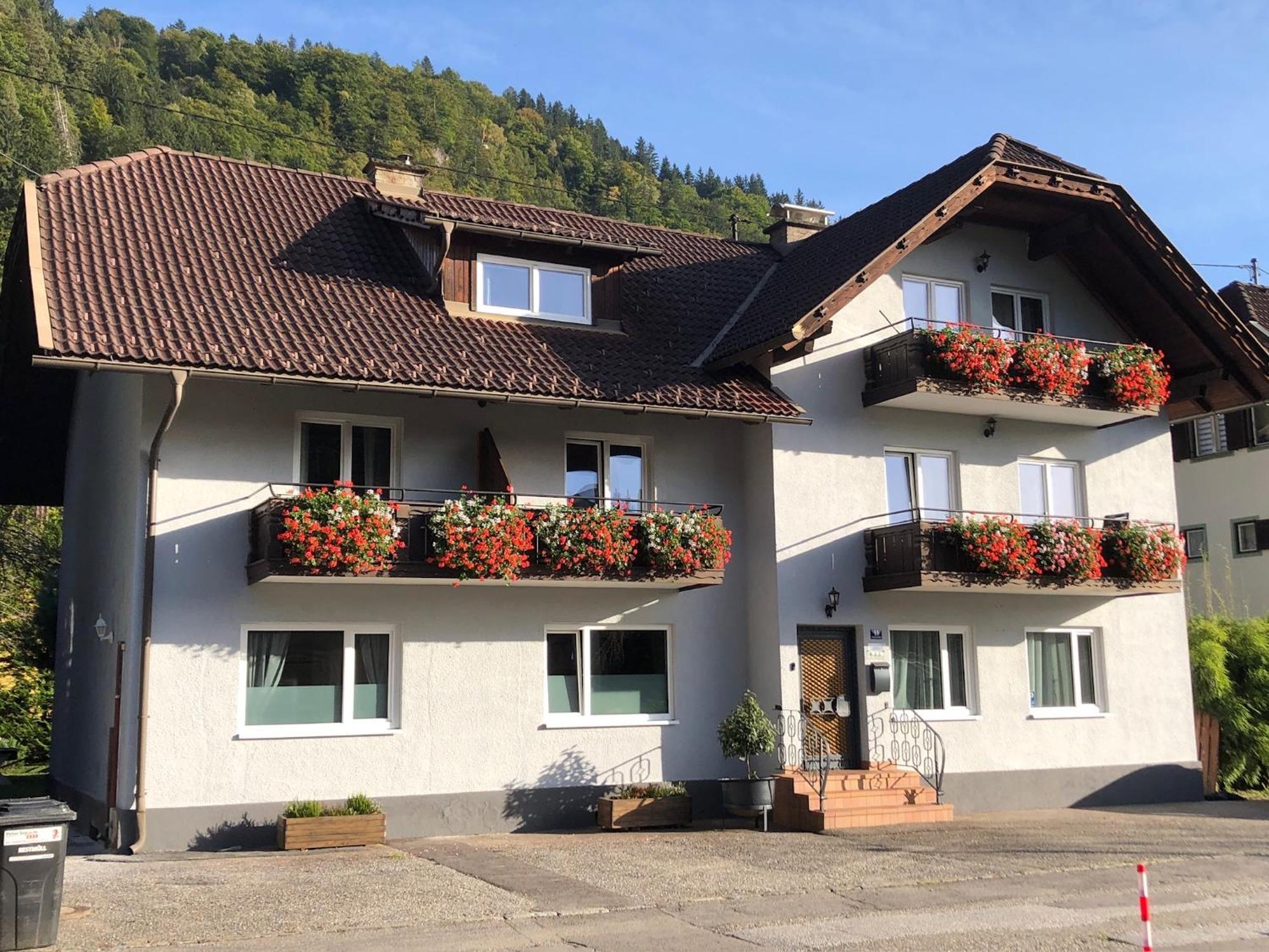 Appartement Kuhglocken Ferienhaus Fuenf Sinne Dobriach Exterior photo